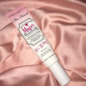 ☺️☺️Too Faced Major Hangover Primer☺️☺️